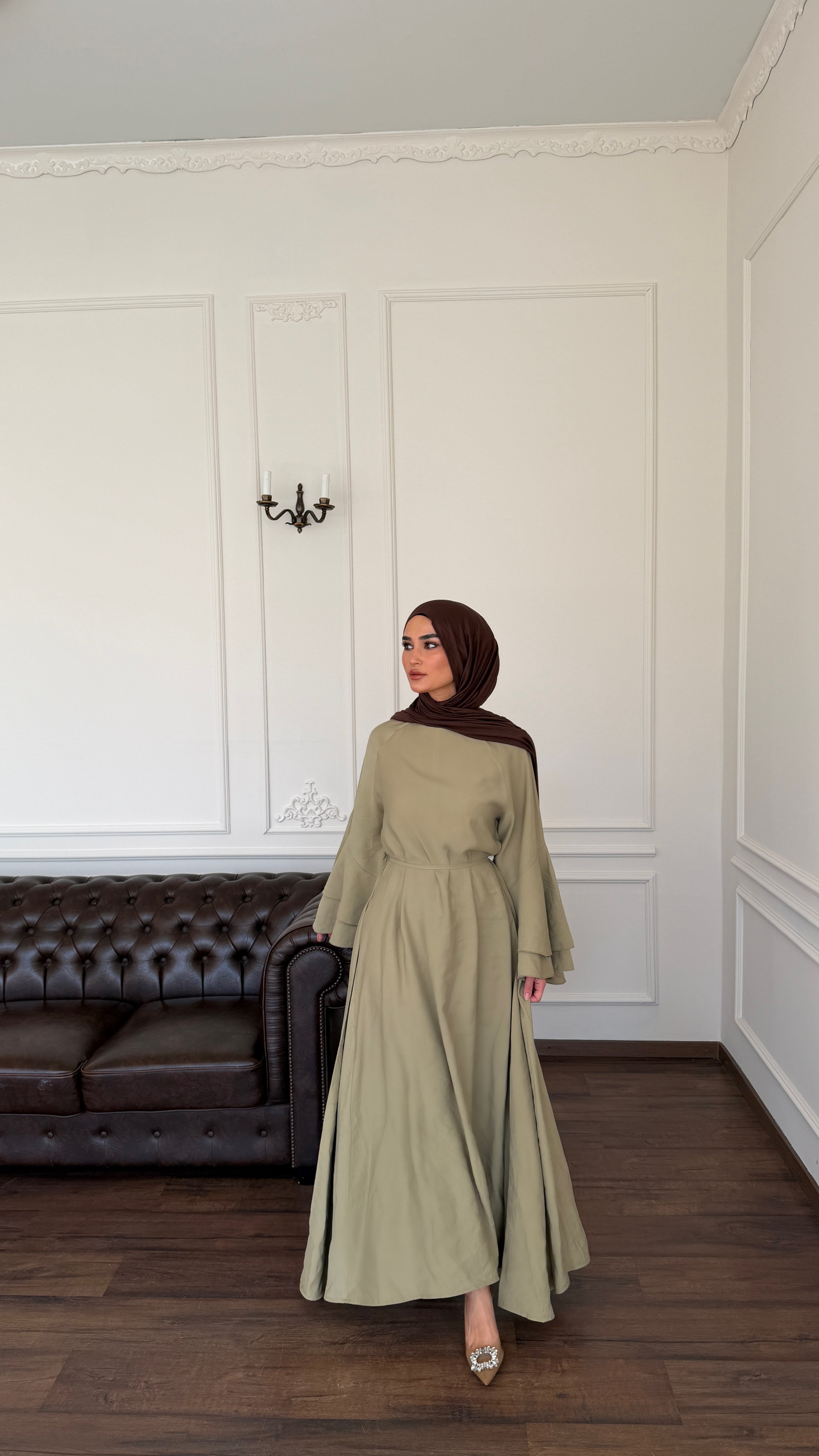 Fließendes Maxi Kleid mit Volantärmeln