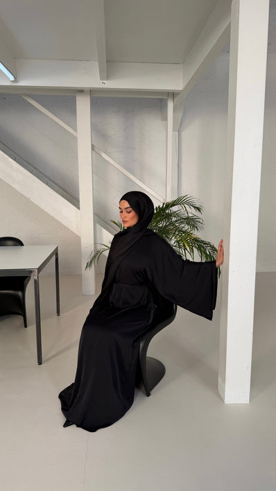 Satin Kleid mit Fledermausärmeln