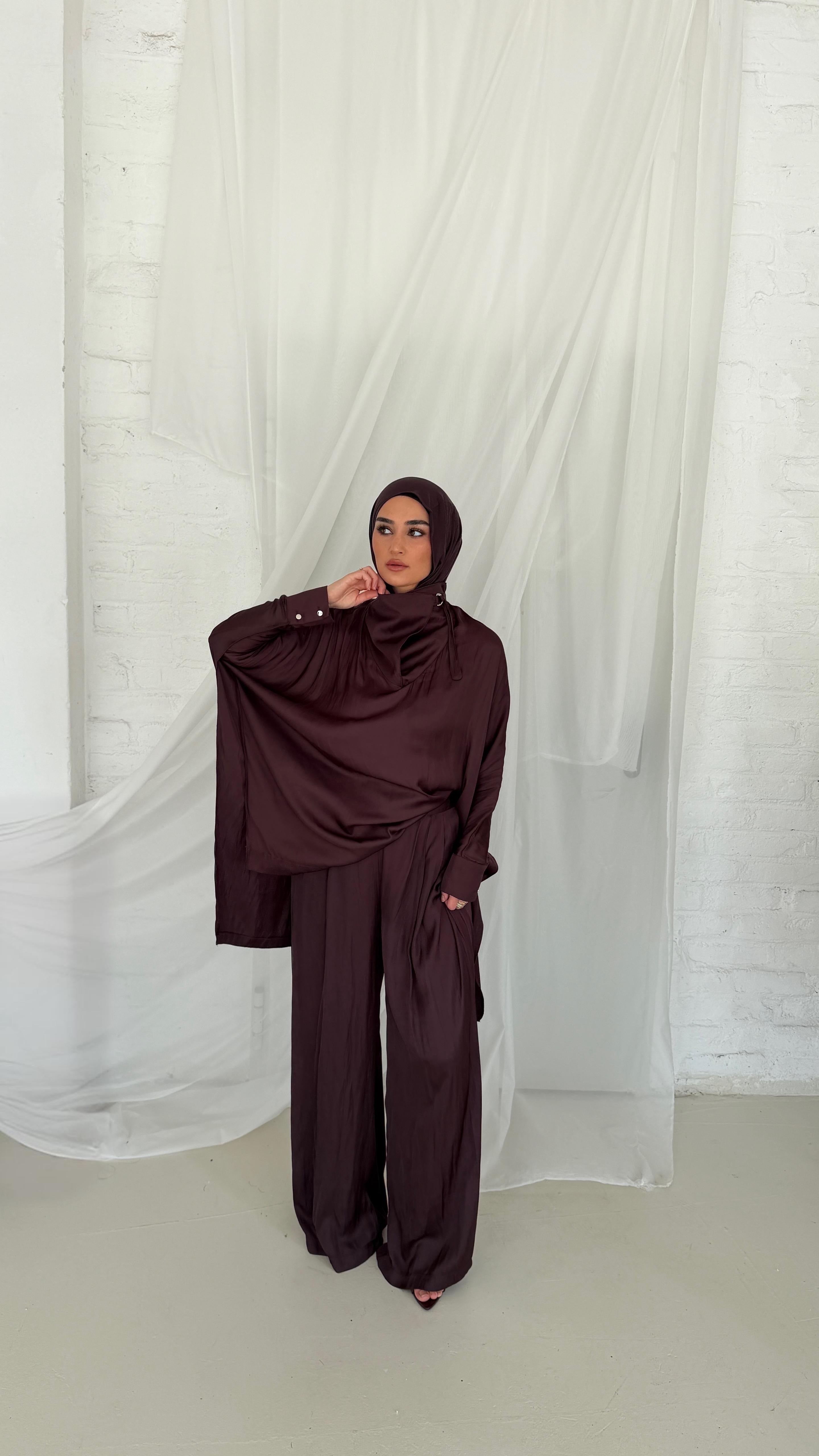 Elegantes Satin Zweiteiler-Set