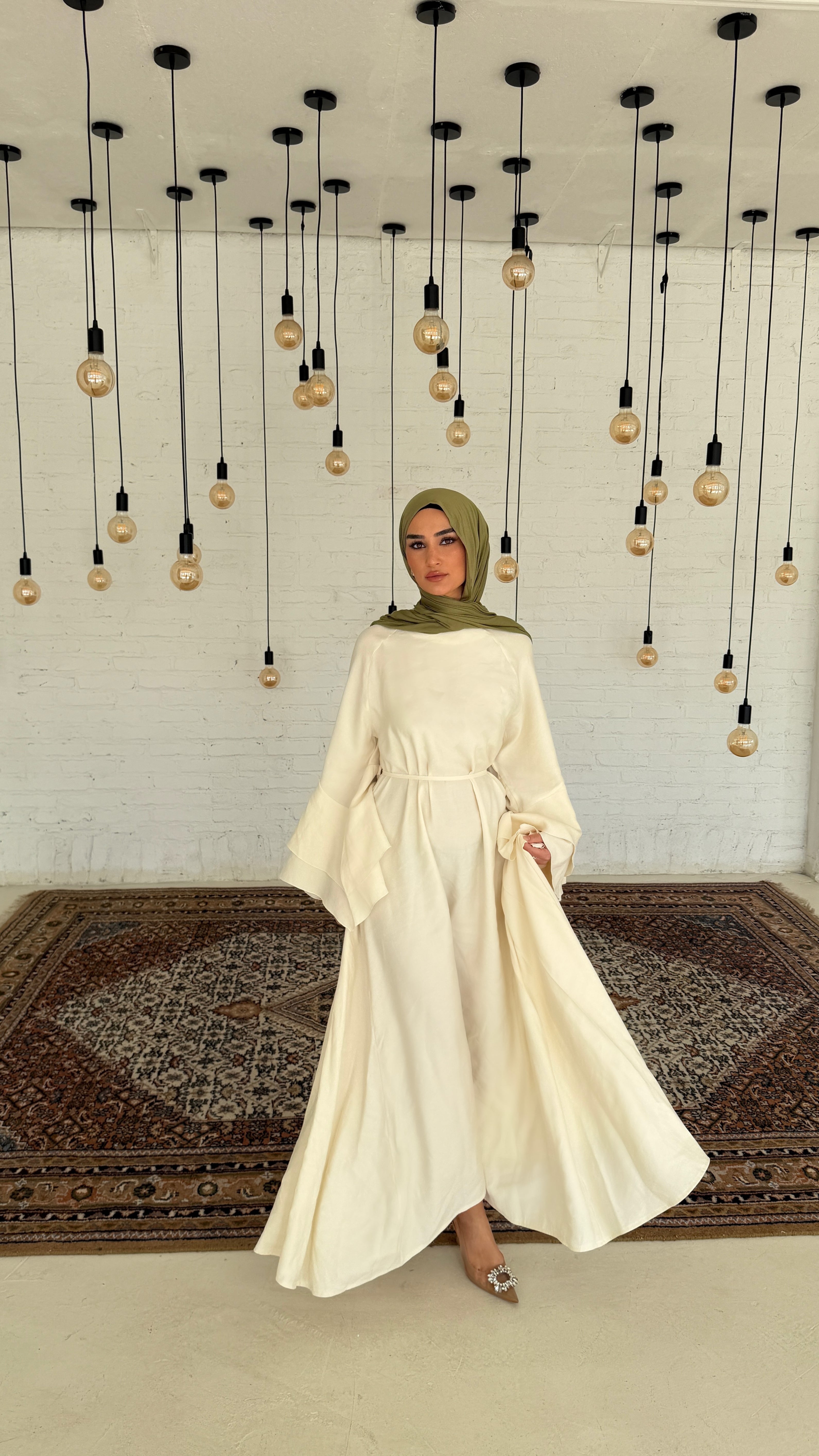 Fließendes Maxi Kleid mit Volantärmeln